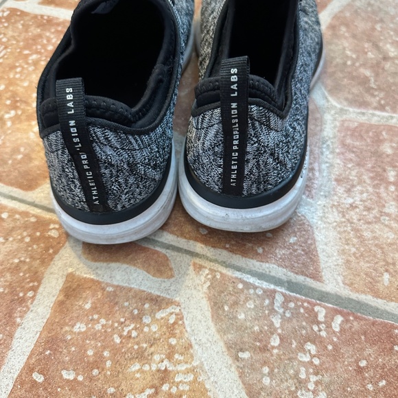 Running shoes/ sneakers - Picture 3 of 3